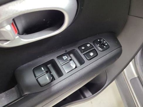 Used 2015 Kia Soul FWD image 15