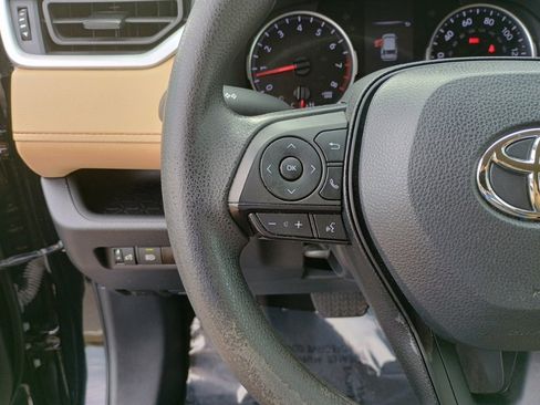 Used 2022 Toyota RAV4 LE image 25