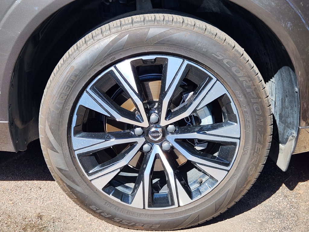 Used 2025 Volvo XC60 B5 Core w/ Protection Package Premier AWD/4WD image 30
