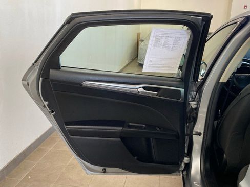 Certified 2020 Ford Fusion SE image 9