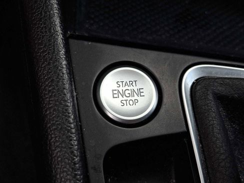 Used 2022 Volkswagen Jetta SE FWD image 23