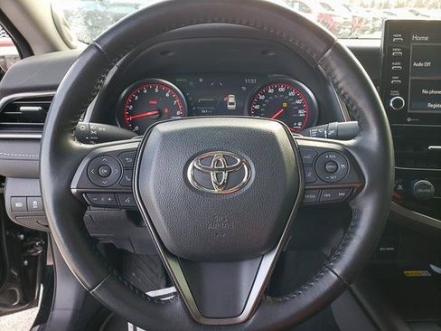 Used 2022 Toyota Camry XSE image 18