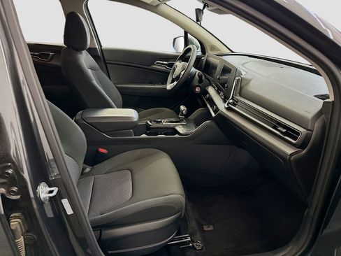 Used 2025 Kia Sportage LX image 31