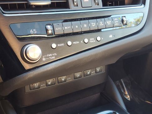 Certified 2023 Lexus ES 350 w/ Premium Package image 29