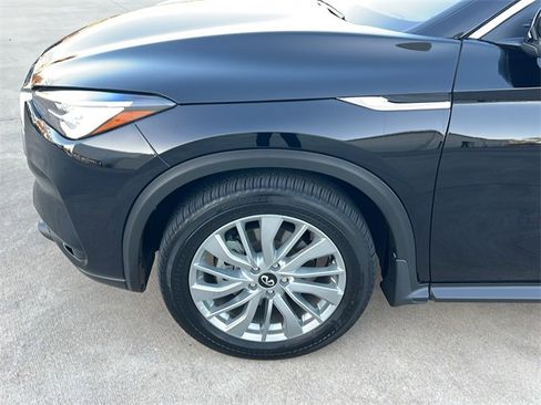 Certified 2025 INFINITI QX50 Pure image 9
