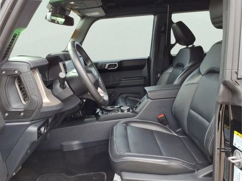 Used 2025 Ford Bronco Outer Banks AWD/4WD image 16