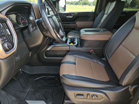 Used 2022 Chevrolet Silverado 3500 High Country w/ Safety Package II AWD/4WD image 24