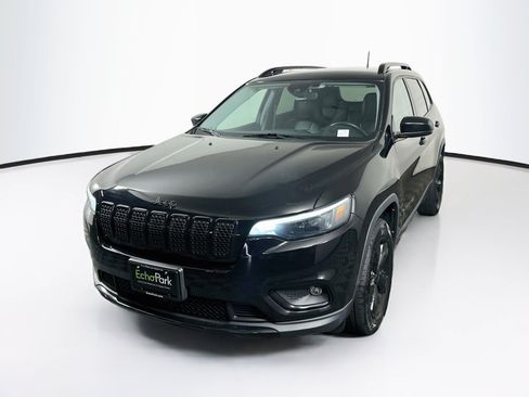 Used 2021 Jeep Cherokee Latitude Plus AWD/4WD image 3