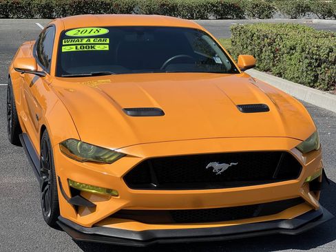 Used 2018 Ford Mustang GT Premium w/ GT Performance Package RWD image 15