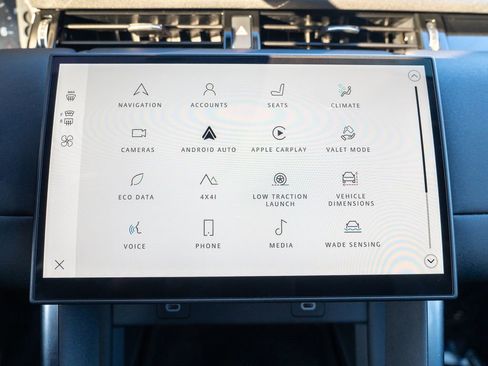 Used 2025 Land Rover Discovery Sport S image 25