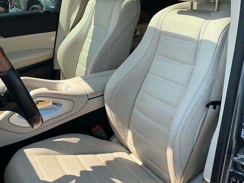 Used 2023 Mercedes-Benz GLS 450 4MATIC image 35