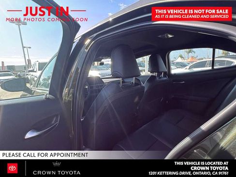 Used 2025 Lexus UX 300h FWD image 8