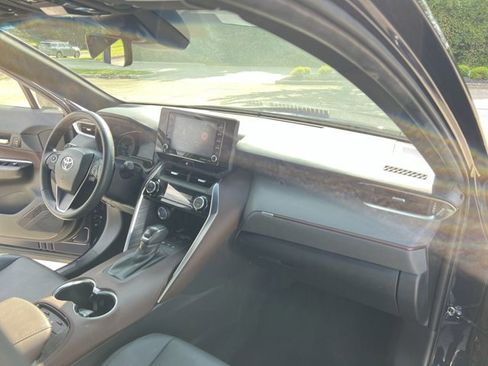 Used 2022 Toyota Venza XLE AWD/4WD image 29