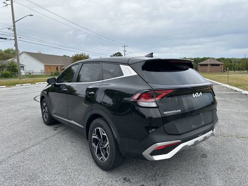 Used 2023 Kia Sportage LX FWD image 7