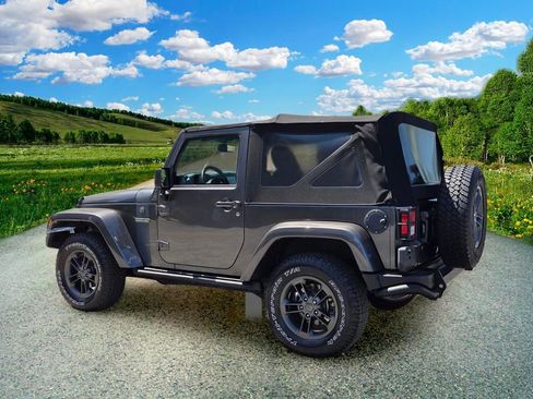 Used 2018 Jeep Wrangler Sport AWD/4WD image 4