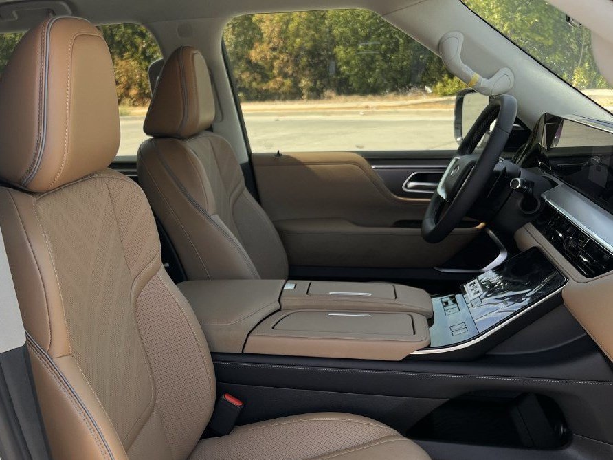 New 2027 INFINITI QX80 Luxe w/ Cargo Package RWD image 23