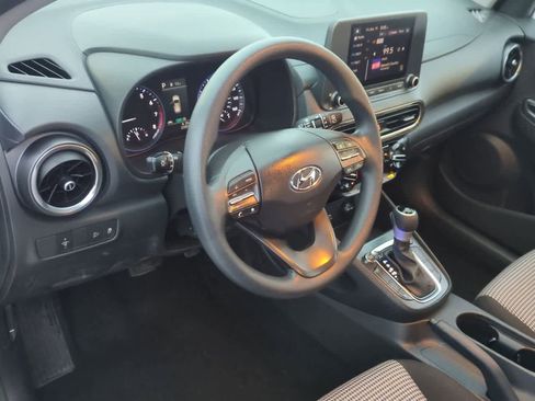 Used 2023 Hyundai Kona SE image 2