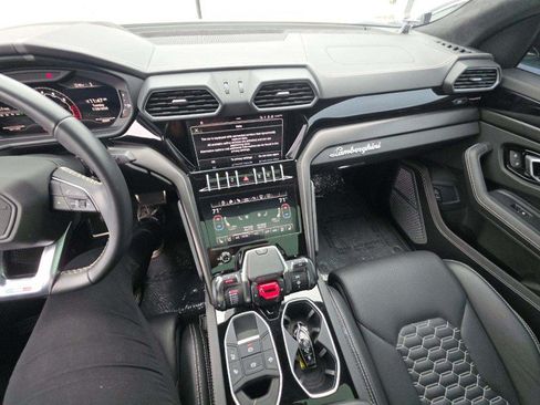 Used 2022 Lamborghini Urus AWD/4WD image 6