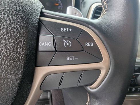 Used 2016 Jeep Grand Cherokee Overland AWD/4WD image 15