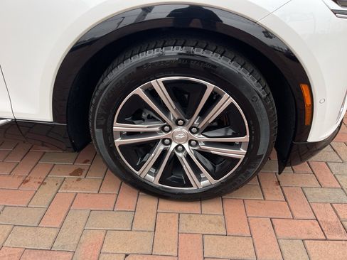 Used 2024 Cadillac Lyriq Luxury image 6