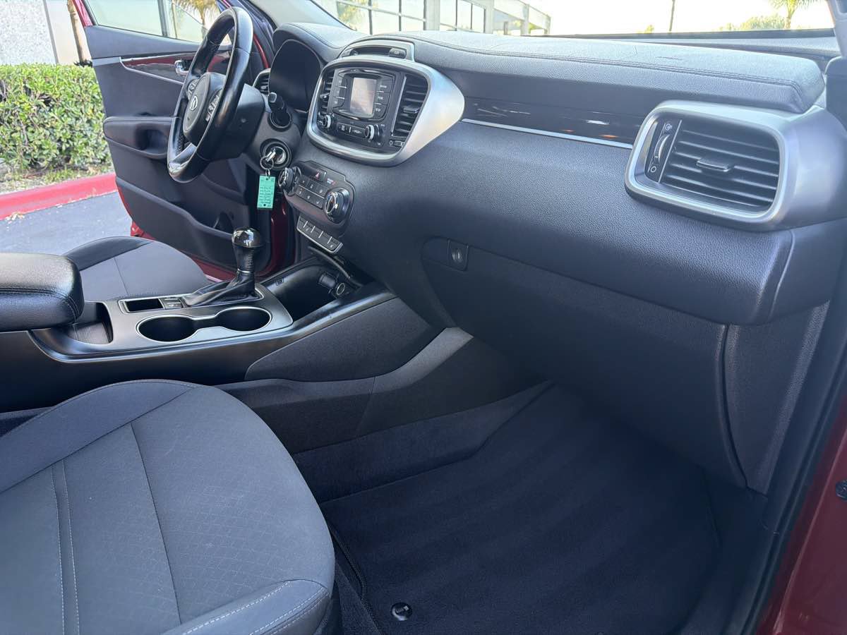 Used 2016 Kia Sorento FWD w/ LX Convenience Package image 27