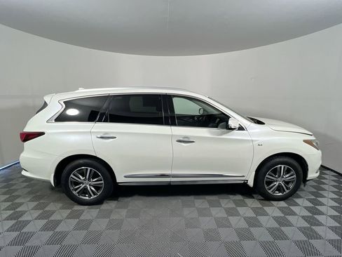 Used 2020 INFINITI QX60 Luxe w/ Essential Package FWD image 2