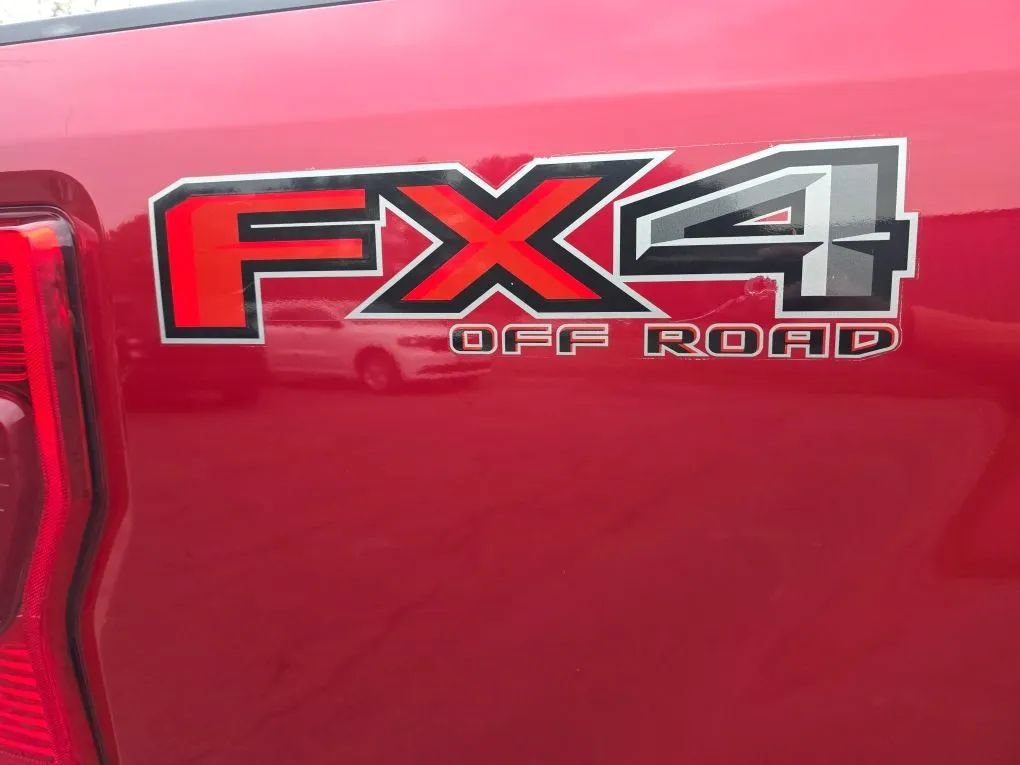 Used 2020 Ford F250 XLT w/ XLT Premium Package AWD/4WD image 16