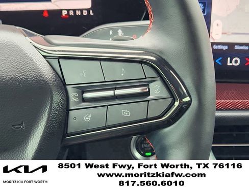 Used 2024 Chevrolet Traverse RS FWD image 29