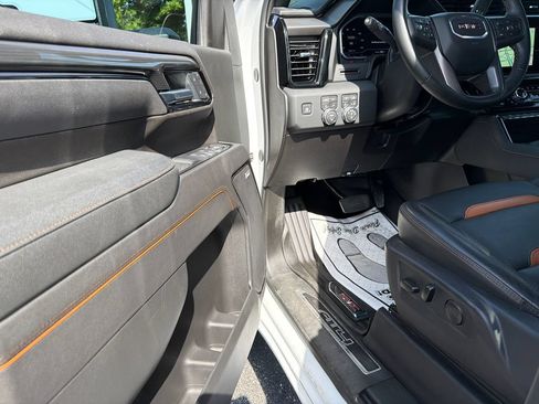 Used 2025 GMC Sierra 2500 AT4 AWD/4WD image 23