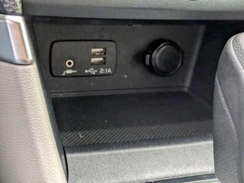 Used 2020 Subaru Forester Premium image 17