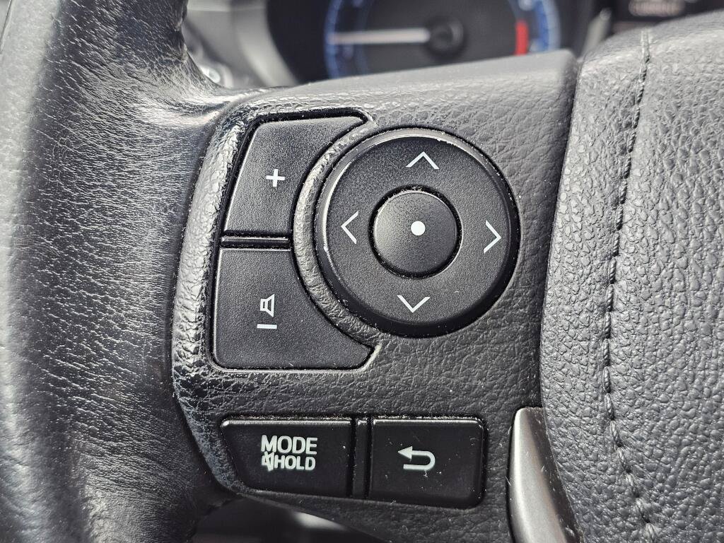 Used 2015 Toyota Corolla S FWD image 28
