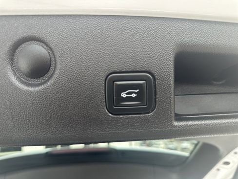 Used 2024 Chevrolet Equinox LT image 25