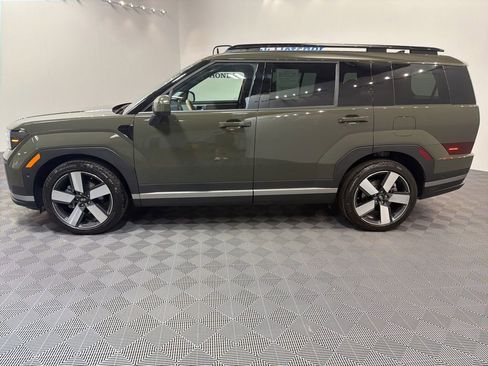 Used 2024 Hyundai Santa Fe Limited AWD/4WD image 2