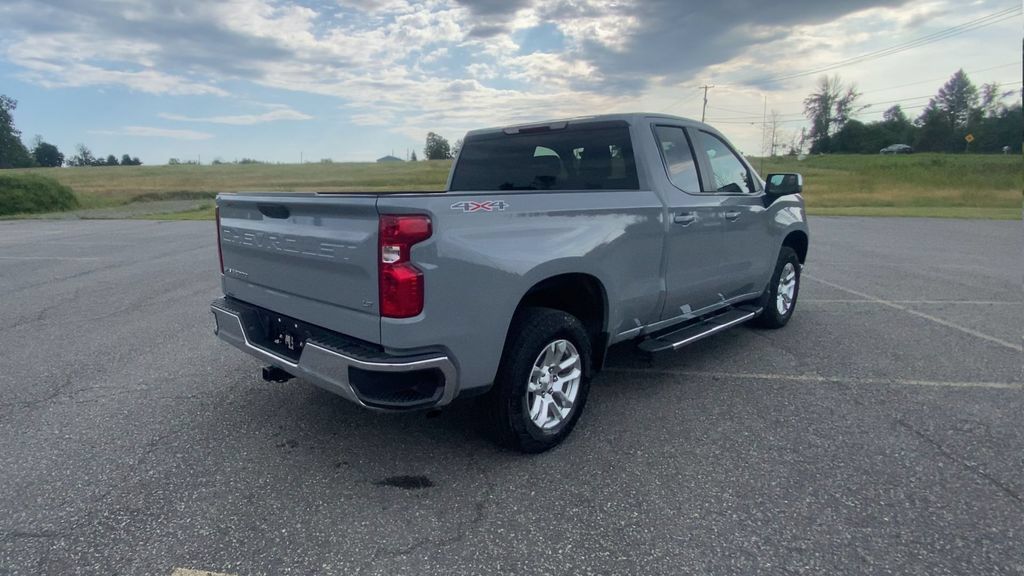 Certified 2024 Chevrolet Silverado 1500 LT AWD/4WD image 8