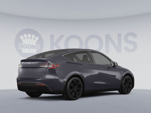 Used 2025 Tesla Model Y Long Range AWD/4WD image 4