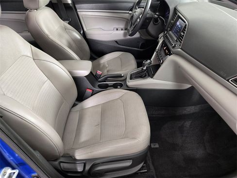 Used 2017 Hyundai Elantra Limited image 19