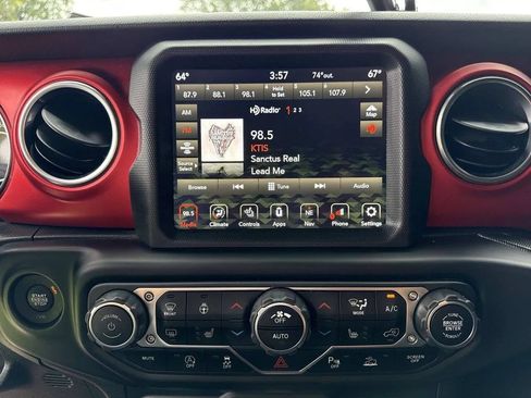 Used 2021 Jeep Wrangler Unlimited Rubicon AWD/4WD image 17