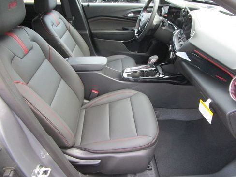 New 2026 Chevrolet Trax RS w/ Driver Confidence Package FWD image 15