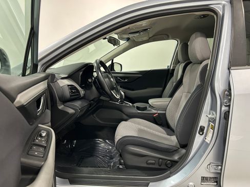 Used 2022 Subaru Outback Premium AWD/4WD image 4