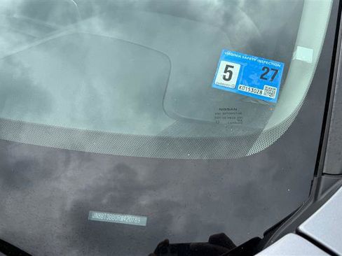 Used 2024 Nissan Rogue SV AWD/4WD image 4