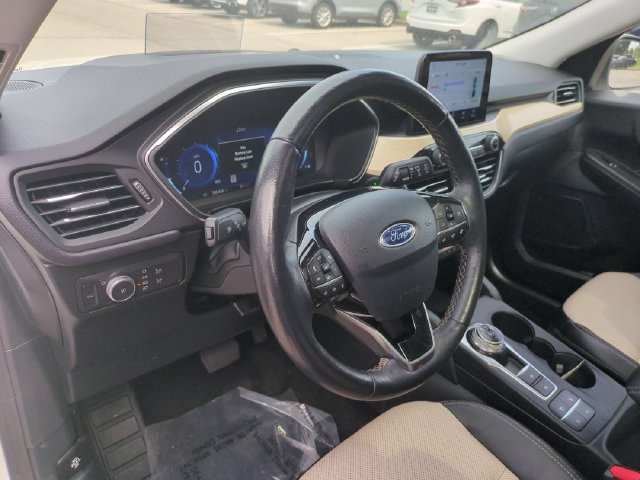 Used 2021 Ford Escape Titanium w/ Titanium Elite Package AWD/4WD image 13