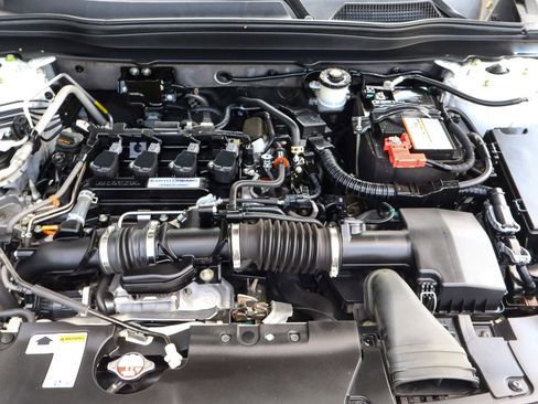Used 2018 Honda Accord Sport image 17