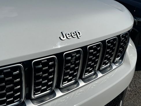 Used 2022 Jeep Grand Cherokee Summit image 9