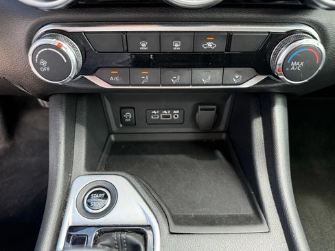 Used 2024 Nissan Sentra SV FWD image 22