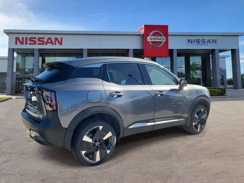 New 2026 Nissan Kicks SR w/ SR Premium Package FWD image 2