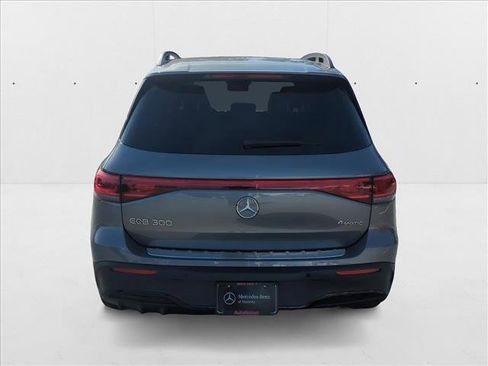 Used 2023 Mercedes-Benz EQB 300 4MATIC image 9