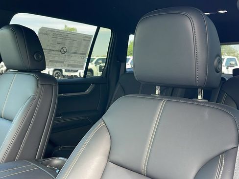 Used 2026 GMC Acadia Elevation w/ Black Edition FWD image 13