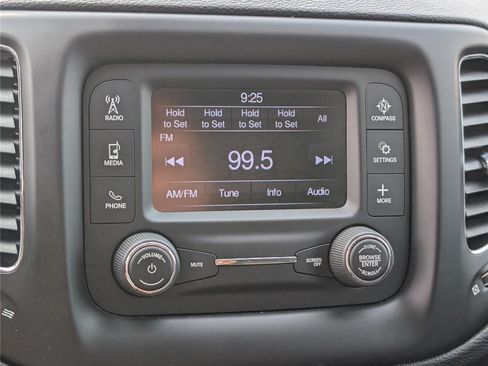 Used 2018 Jeep Compass Sport AWD/4WD image 26