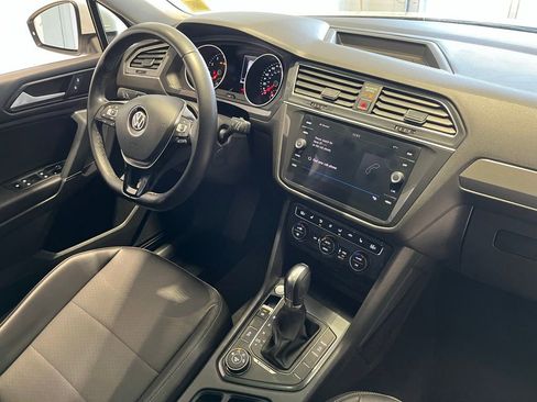 Used 2018 Volkswagen Tiguan SEL AWD/4WD image 36