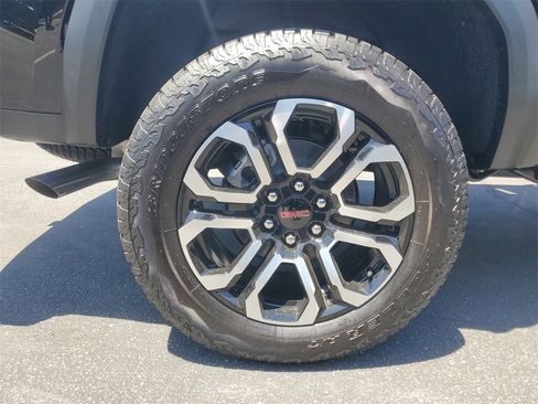 Used 2025 GMC Canyon AT4 w/ Nightfall Edition image 5